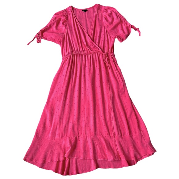 TORRID pink swiss dot faux wrap split skirt short sleeve midi dress sz 00(10/M) - Picture 4 of 11